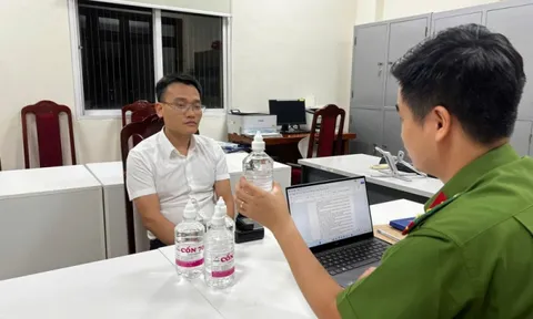 Sản xuất cồn y tế giả, một cán bộ UBND thị trấn Chúc Sơn bị bắt