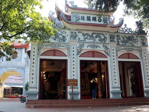 Du ngoạn Hồ Tây: Ghé thăm di tích nghệ thuật Phủ Tây Hồ